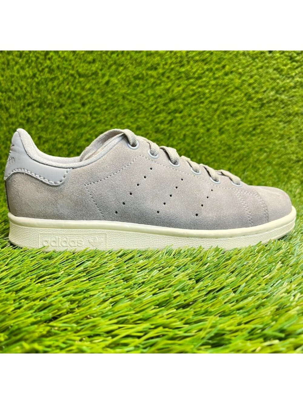 Adidas Stan Smith Boys Size 4.5Y Gray White Athletic Lifestyle Shoes Sneakers